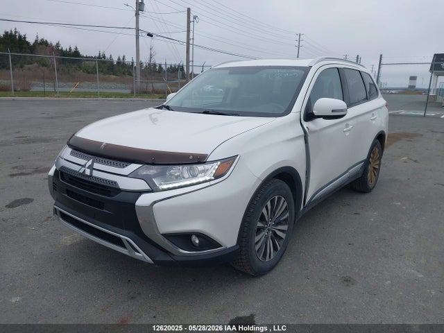 JA4AZ2A33LZ613626 Mitsubishi Outlander Es