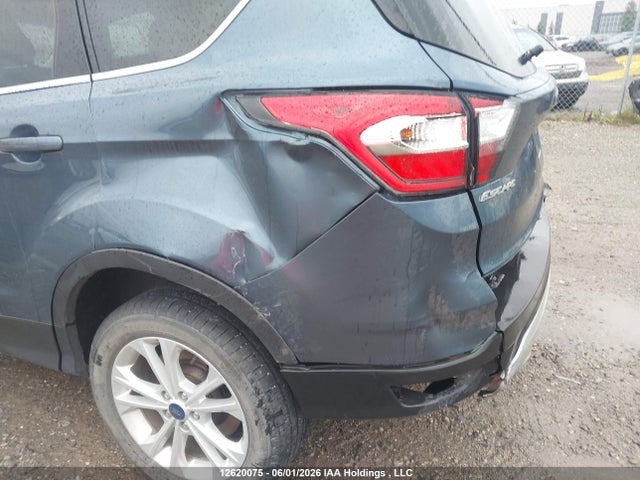 12620075 :رقم المزاد ، 1FMCU0GD2JUC80732 vin ، 2018 Ford Escape Se مزاد بيع