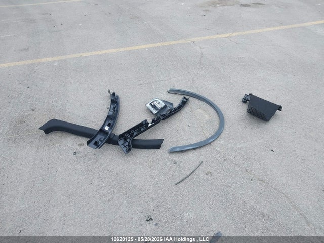 12620125 :رقم المزاد ، 7SAYGDEE7RF019186 vin ، 2024 Tesla Model Y مزاد بيع