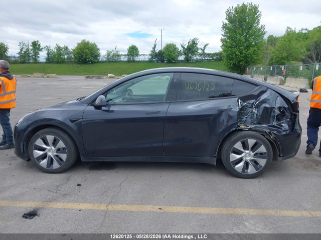 12620125 :رقم المزاد ، 7SAYGDEE7RF019186 vin ، 2024 Tesla Model Y مزاد بيع