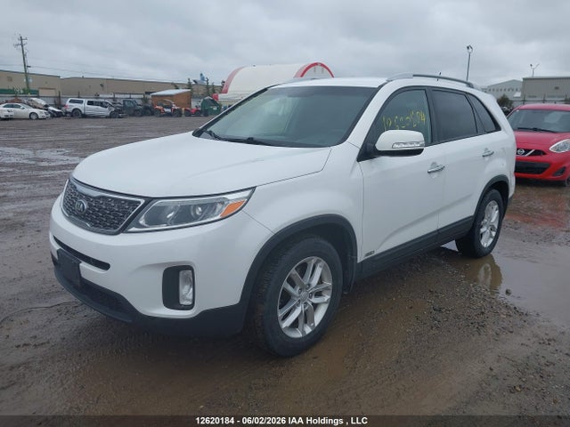 KIA SORENTO LX 2014 5XYKTCA65EG547237 Image 2