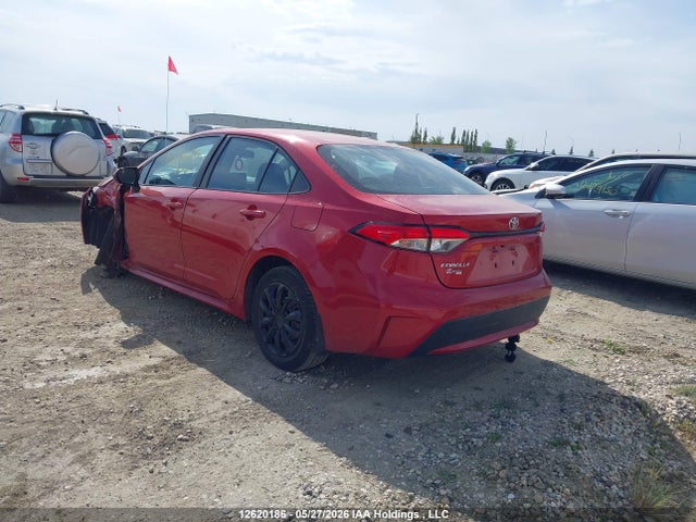 12620186 :رقم المزاد ، 5YFBPMBE6MP225703 vin ، 2021 Toyota Corolla Le مزاد بيع