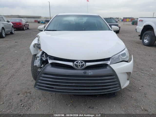 2015 Toyota Camry Le/xle/se/xse მანქანა იყიდება აუქციონზე, vin: 4T1BF1FK2FU496180, აუქციონის ნომერი: 12620196