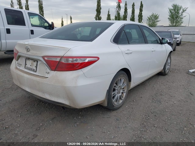 2015 Toyota Camry Le/xle/se/xse მანქანა იყიდება აუქციონზე, vin: 4T1BF1FK2FU496180, აუქციონის ნომერი: 12620196