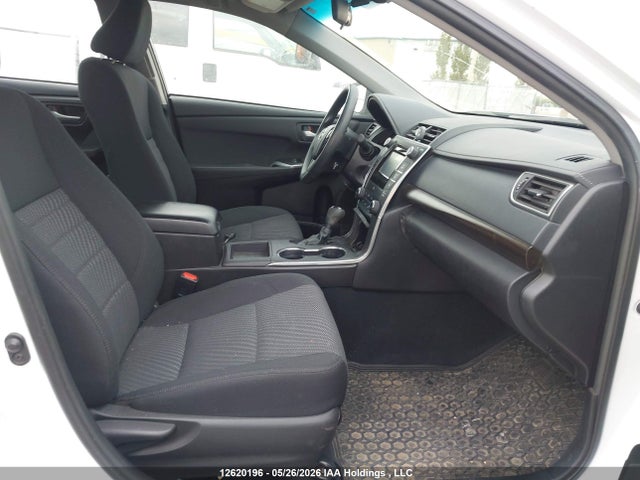 2015 Toyota Camry Le/xle/se/xse მანქანა იყიდება აუქციონზე, vin: 4T1BF1FK2FU496180, აუქციონის ნომერი: 12620196