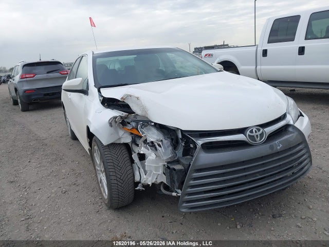 2015 Toyota Camry Le/xle/se/xse მანქანა იყიდება აუქციონზე, vin: 4T1BF1FK2FU496180, აუქციონის ნომერი: 12620196