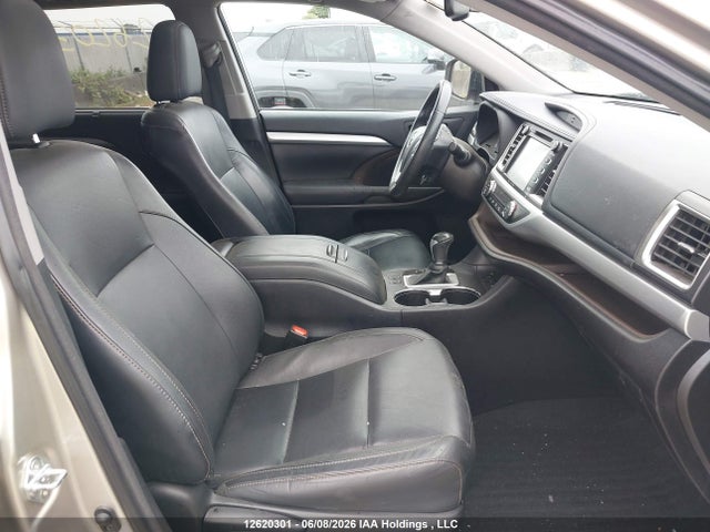 Продаж на аукціоні авто 2016 Toyota Highlander Xle, vin: 5TDJKRFH7GS233428, номер лоту: 12620301