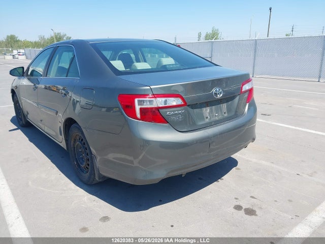 2014 Toyota Camry Le მანქანა იყიდება აუქციონზე, vin: 4T1BF1FK8EU777981, აუქციონის ნომერი: 12620383
