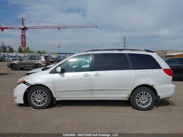 12620405 :رقم المزاد ، 5TDBK22C28S011256 vin ، 2008 Toyota Sienna Limited مزاد بيع