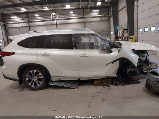 Toyota Highlander Xle 2021 5TDGZRBH2MS058626 Image 13