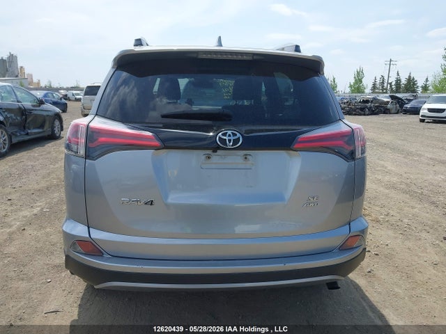 2018 Toyota Rav4 Se მანქანა იყიდება აუქციონზე, vin: 2T3JFREV3JW746371, აუქციონის ნომერი: 12620439