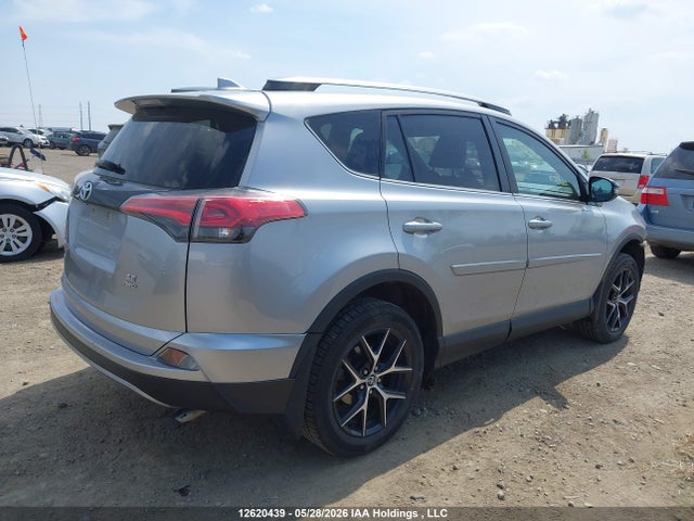 2018 Toyota Rav4 Se მანქანა იყიდება აუქციონზე, vin: 2T3JFREV3JW746371, აუქციონის ნომერი: 12620439