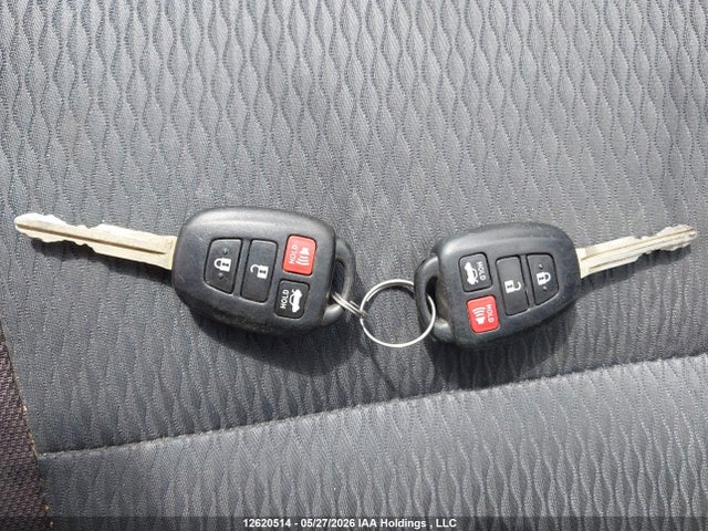 2T1BURHE9JC045382 Toyota COROLLA LE
