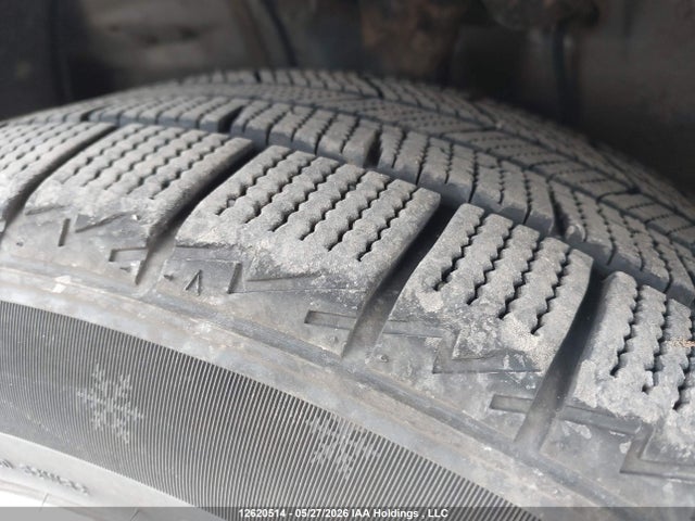 2T1BURHE9JC045382 Toyota COROLLA LE