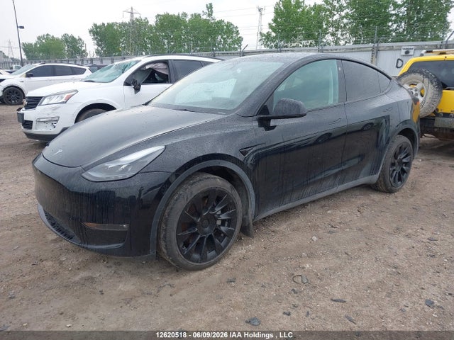 Tesla Model Y Long Range 2023 LRWYGDEE3PC066770 Image 2
