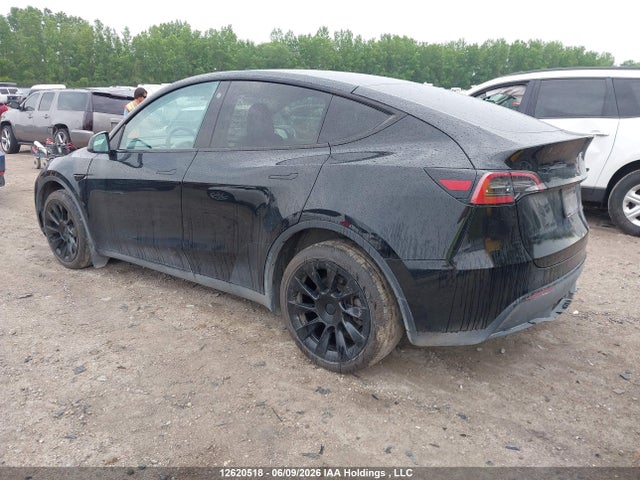 Tesla Model Y Long Range 2023 LRWYGDEE3PC066770 Image 3