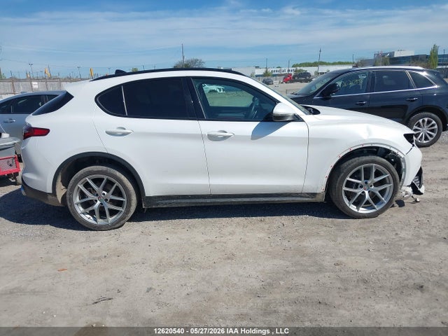 12620540 :رقم المزاد ، ZASFAKNN2J7C06346 vin ، 2018 Alfa Romeo Stelvio Ti Sport مزاد بيع