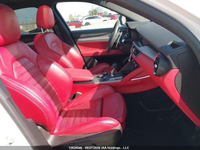 12620540 :رقم المزاد ، ZASFAKNN2J7C06346 vin ، 2018 Alfa Romeo Stelvio Ti Sport مزاد بيع
