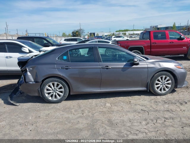 2019 Toyota Camry L/le/xle/se/xse მანქანა იყიდება აუქციონზე, vin: 4T1B11HK1KU735174, აუქციონის ნომერი: 12620662