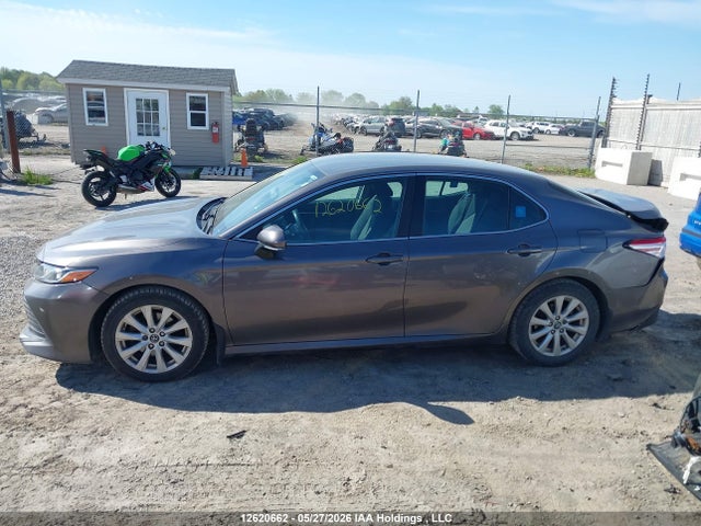 2019 Toyota Camry L/le/xle/se/xse მანქანა იყიდება აუქციონზე, vin: 4T1B11HK1KU735174, აუქციონის ნომერი: 12620662