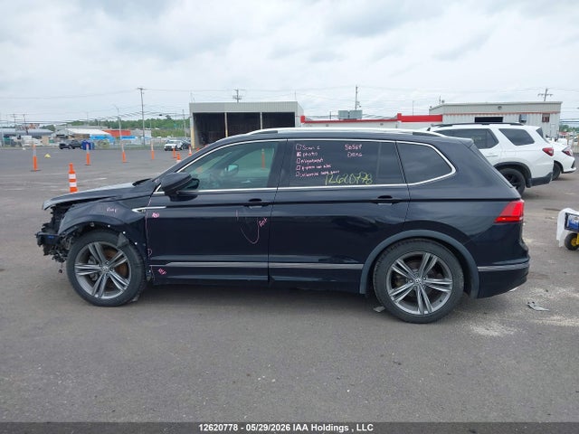Продажа на аукционе авто 2021 Volkswagen Tiguan Sel Premium R-line, vin: 3VV4B7AX0MM040633, номер лота: 12620778