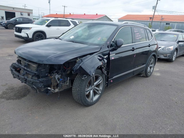 Продажа на аукционе авто 2021 Volkswagen Tiguan Sel Premium R-line, vin: 3VV4B7AX0MM040633, номер лота: 12620778