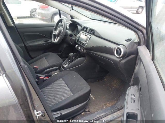 12620867 :رقم المزاد ، 3N1CN8DV7ML872383 vin ، 2021 Nissan Versa S مزاد بيع