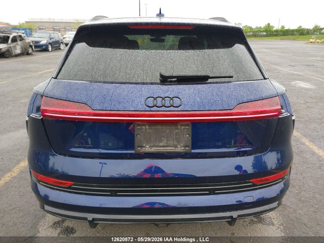 12620872 :رقم المزاد ، WA1AABGE3NB043879 vin ، 2022 Audi E-tron Premium مزاد بيع