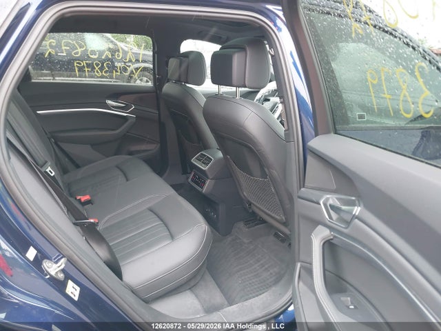 12620872 :رقم المزاد ، WA1AABGE3NB043879 vin ، 2022 Audi E-tron Premium مزاد بيع