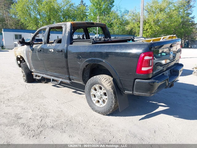 12620878 :رقم المزاد ، 3C63R3ELXNG240173 vin ، 2022 Ram 3500 Laramie مزاد بيع