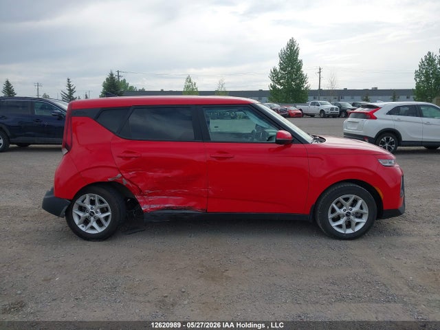 12620989 :رقم المزاد ، KNDJ33AU4N7184615 vin ، 2022 Kia Soul Ex مزاد بيع
