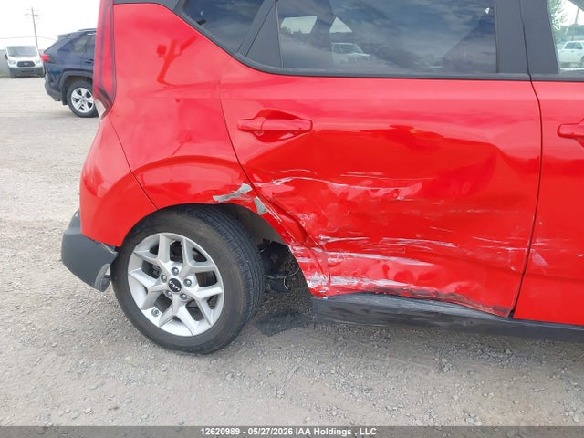 12620989 :رقم المزاد ، KNDJ33AU4N7184615 vin ، 2022 Kia Soul Ex مزاد بيع