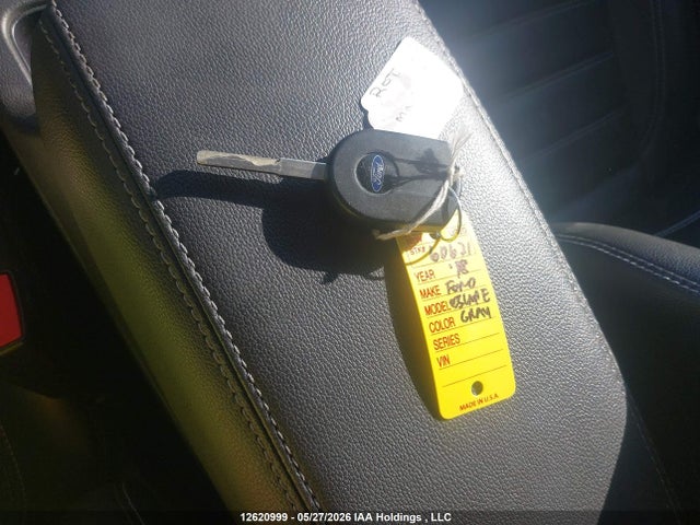 1FMCU0HD2JUB91645 Ford ESCAPE SEL