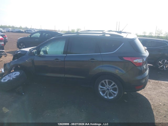 1FMCU0HD2JUB91645 Ford ESCAPE SEL