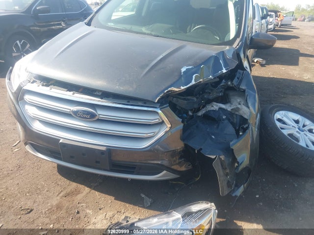 1FMCU0HD2JUB91645 Ford ESCAPE SEL