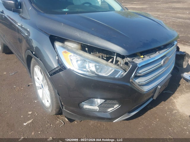 1FMCU0HD2JUB91645 Ford ESCAPE SEL