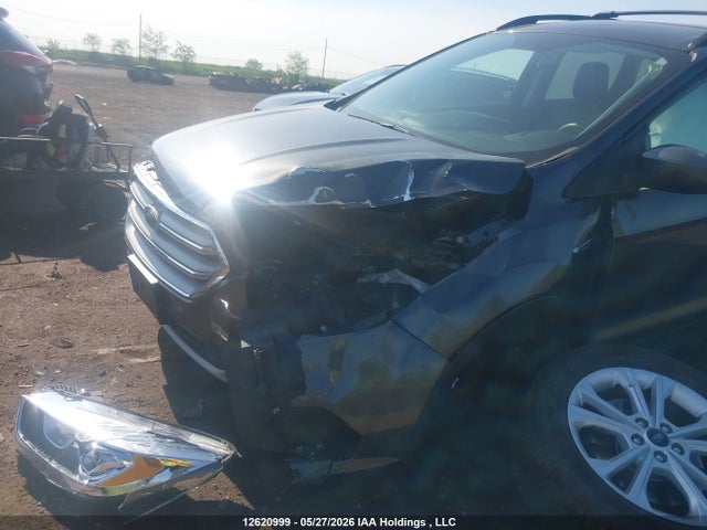 1FMCU0HD2JUB91645 Ford ESCAPE SEL