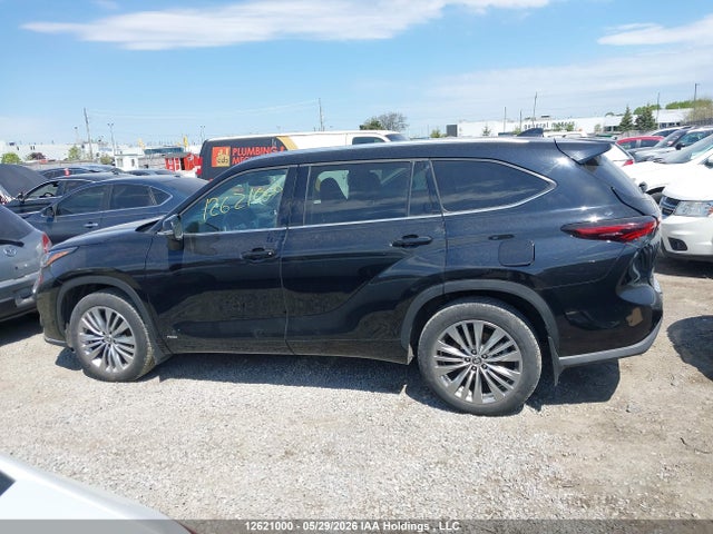 Продаж на аукціоні авто 2025 Toyota Highlander, vin: 5TDEBRCH6SS655656, номер лоту: 12621000