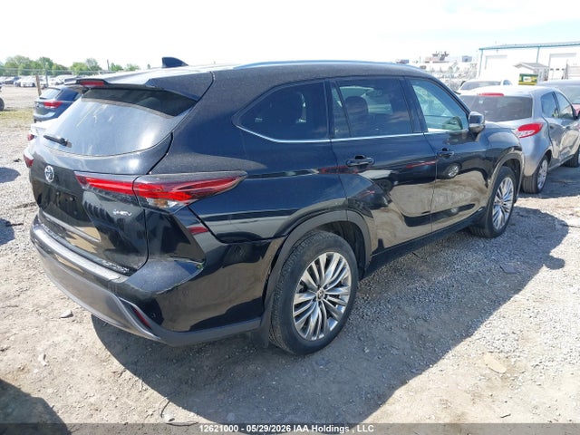 Продаж на аукціоні авто 2025 Toyota Highlander, vin: 5TDEBRCH6SS655656, номер лоту: 12621000