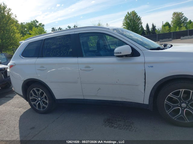 2015 Mitsubishi Outlander Gt მანქანა იყიდება აუქციონზე, vin: JA4JZ4AX8FZ603354, აუქციონის ნომერი: 12621020
