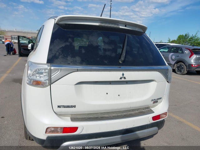 2015 Mitsubishi Outlander Gt მანქანა იყიდება აუქციონზე, vin: JA4JZ4AX8FZ603354, აუქციონის ნომერი: 12621020