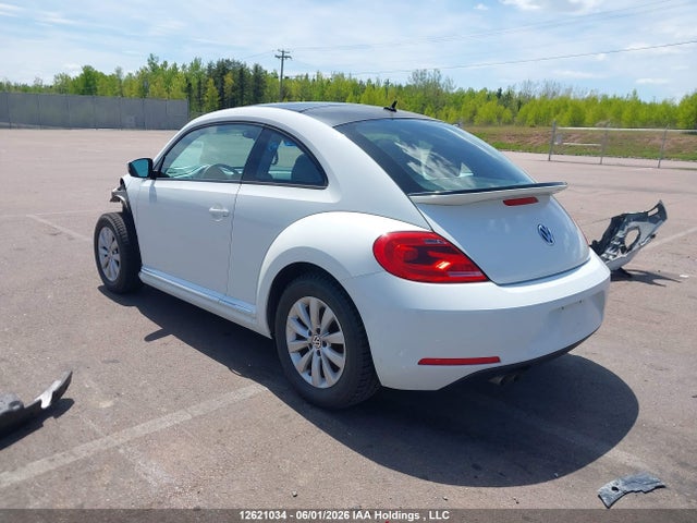 Volkswagen Beetle 2014 3VWJ07AT1EM642766 Image 3