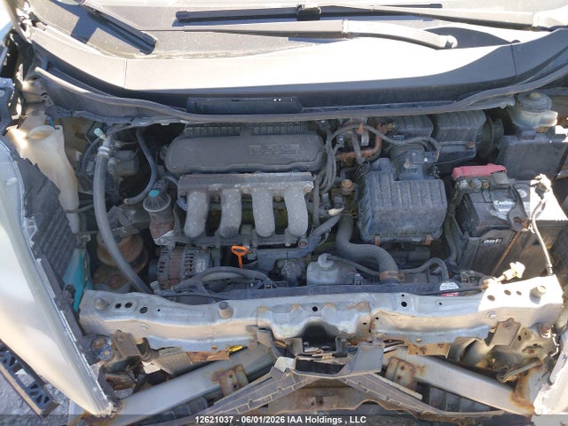 12621037 :رقم المزاد ، JHMGE8H58AC805046 vin ، 2010 Honda Fit Lx مزاد بيع