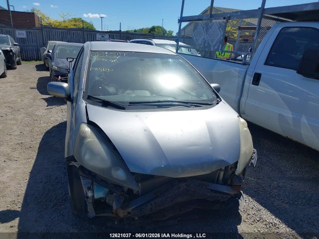 12621037 :رقم المزاد ، JHMGE8H58AC805046 vin ، 2010 Honda Fit Lx مزاد بيع