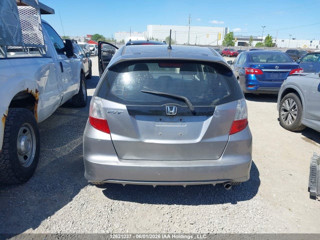12621037 :رقم المزاد ، JHMGE8H58AC805046 vin ، 2010 Honda Fit Lx مزاد بيع