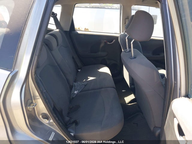 12621037 :رقم المزاد ، JHMGE8H58AC805046 vin ، 2010 Honda Fit Lx مزاد بيع