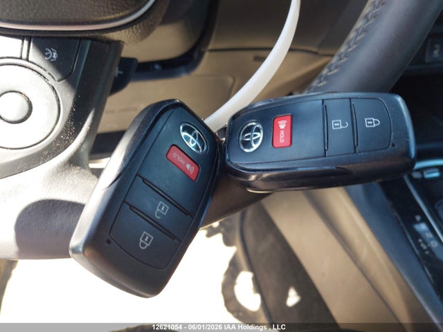 2024 Toyota Corolla Cross Hybrid Se მანქანა იყიდება აუქციონზე, vin: 7MUFBABG9RV020414, აუქციონის ნომერი: 12621054