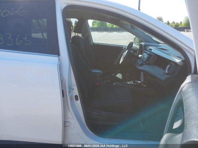 12621066 :رقم المزاد ، 2T3ZFREV8GW243365 vin ، 2016 Toyota Rav4 Le مزاد بيع