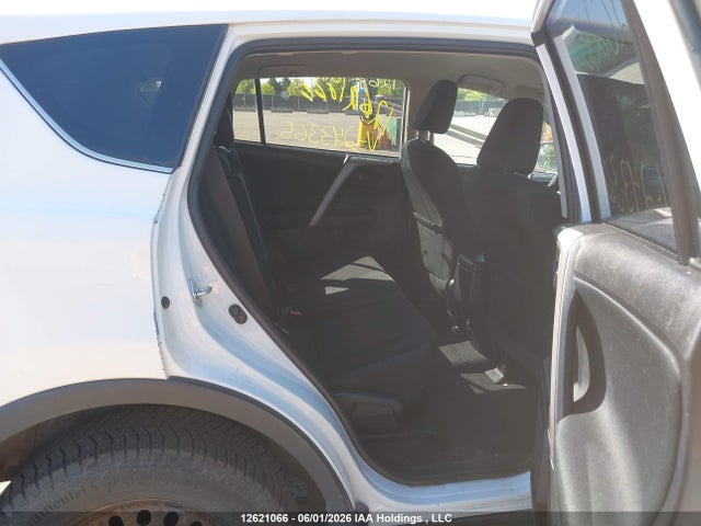 12621066 :رقم المزاد ، 2T3ZFREV8GW243365 vin ، 2016 Toyota Rav4 Le مزاد بيع