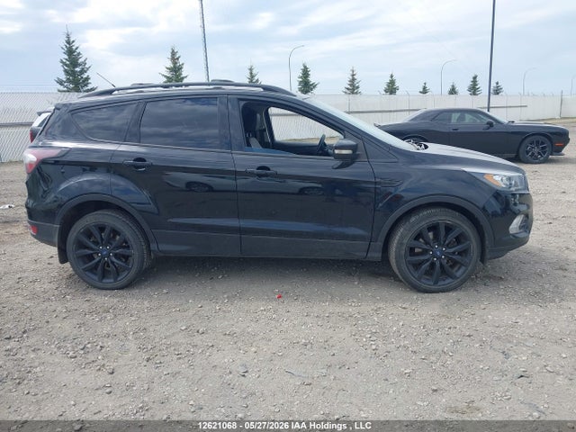 12621068 :رقم المزاد ، 1FMCU9J99HUA34571 vin ، 2017 Ford Escape Titanium مزاد بيع